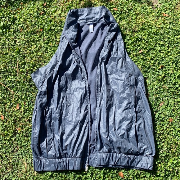 GapBody Fit Nylon Dusty Blue Colored Athletic Vest - Picture 3 of 8